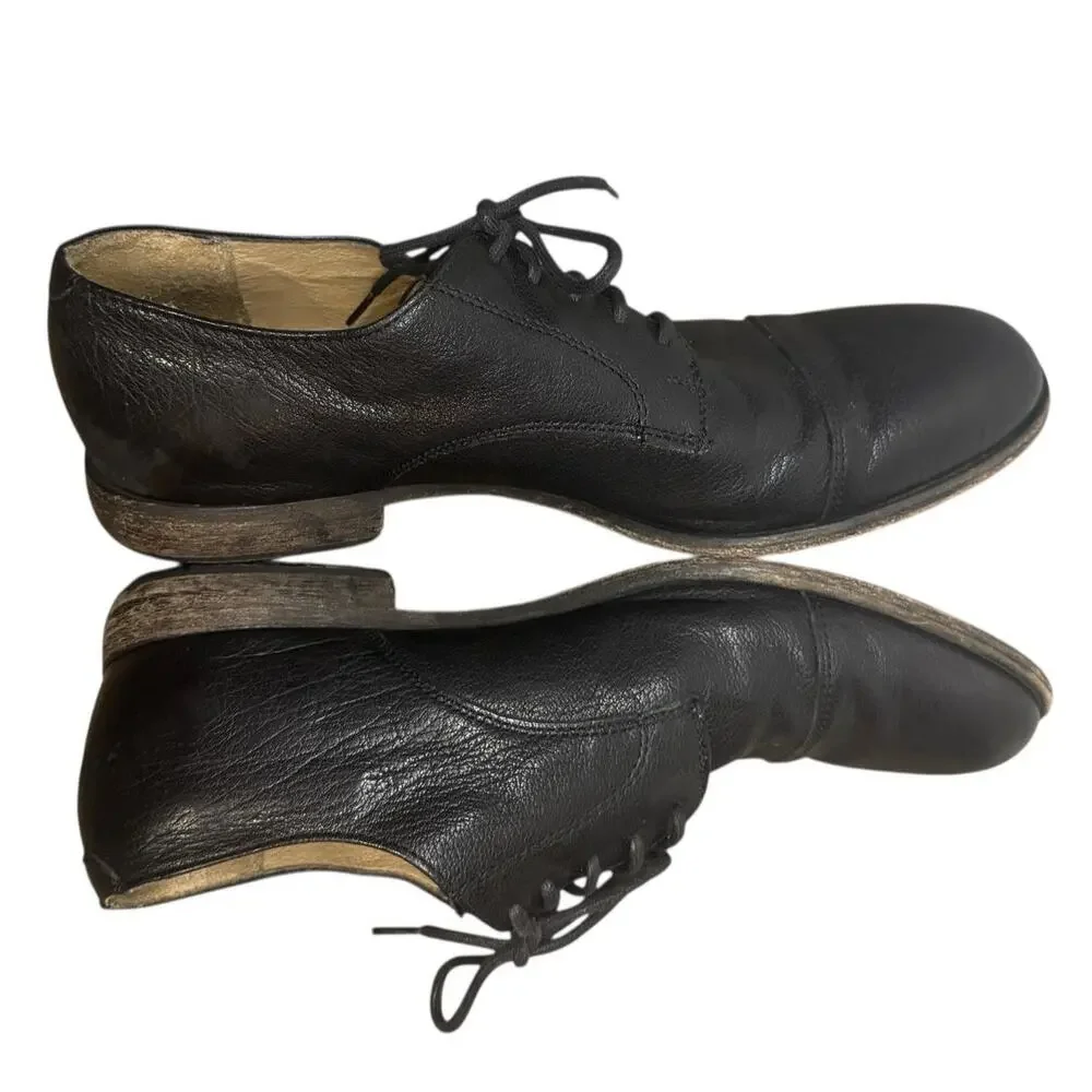 Frye company size